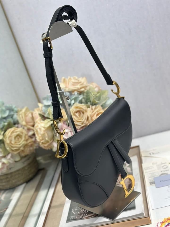 Black saddle bag 
