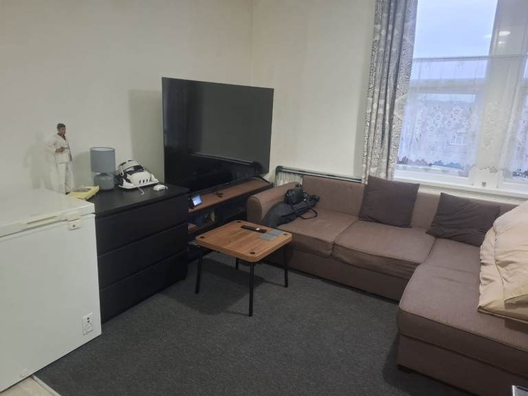 Beautiful double furnished studio in Fishponds