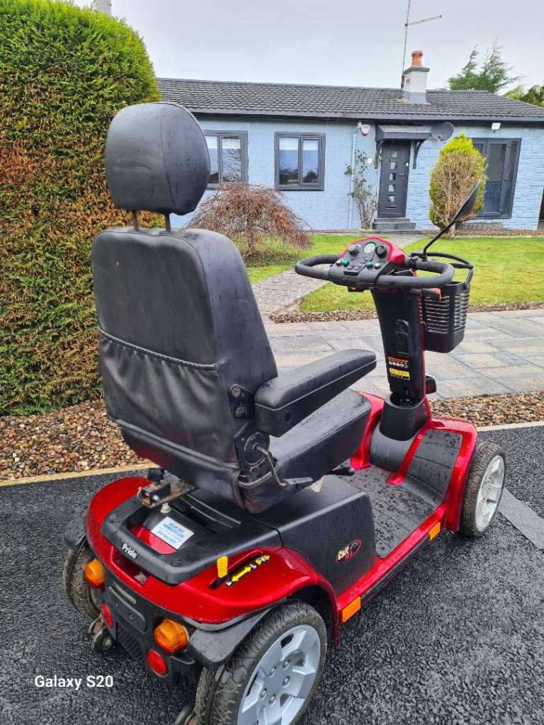 Larger mobility scooter new battaries just fitted excellent order can deliver 