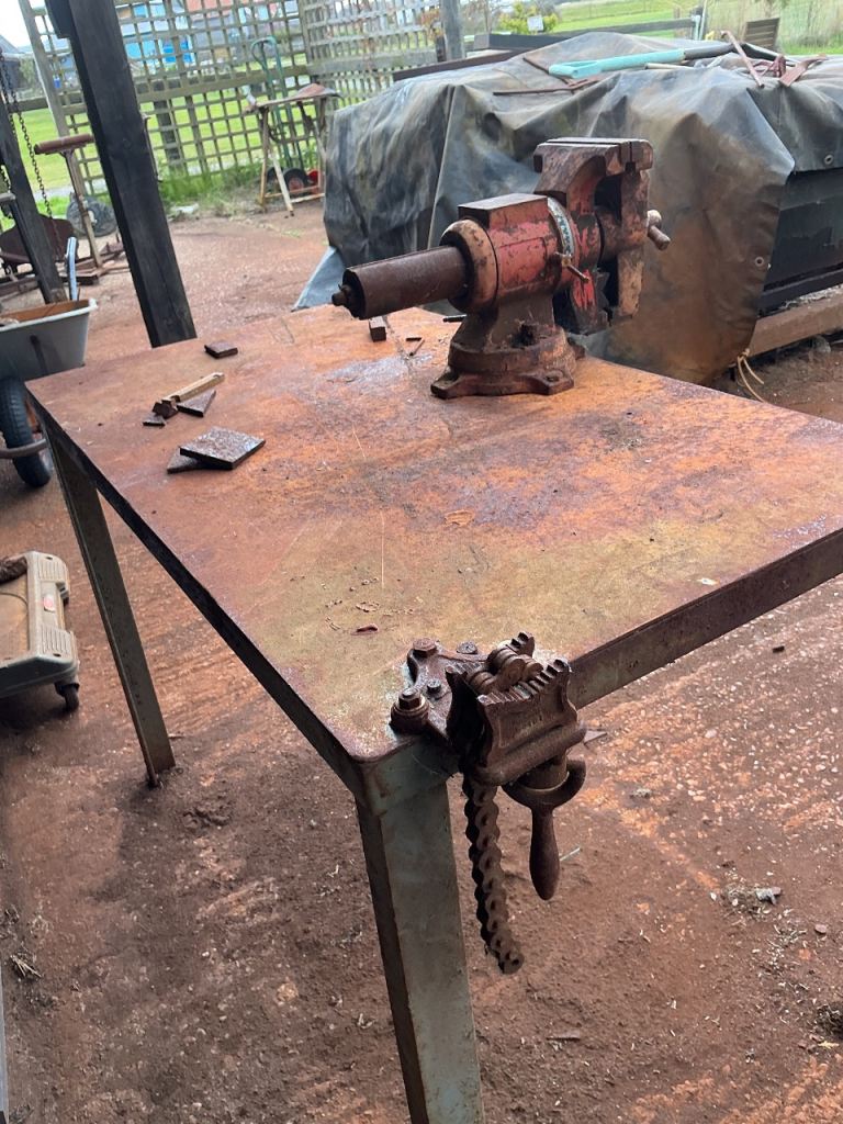 Welding table
