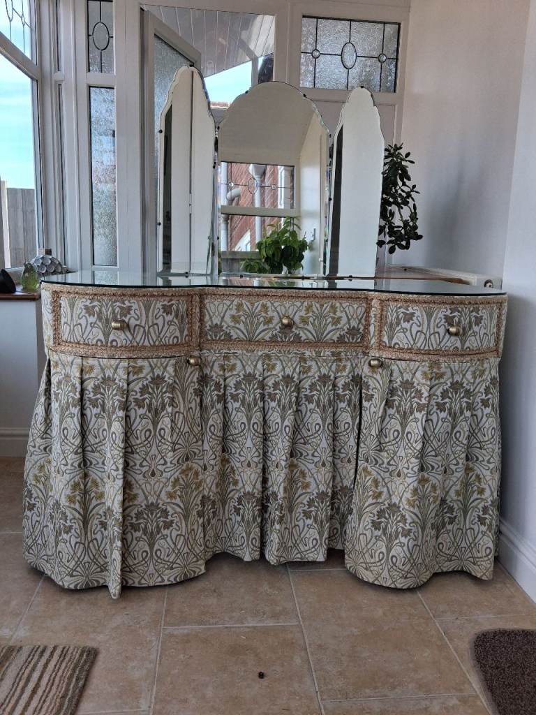 Vintage Console Table with Skirted Fabric and Triple Mirror