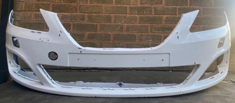 SEAT Exeo Front Bumper White Genuine OEM Used – 2009–2013