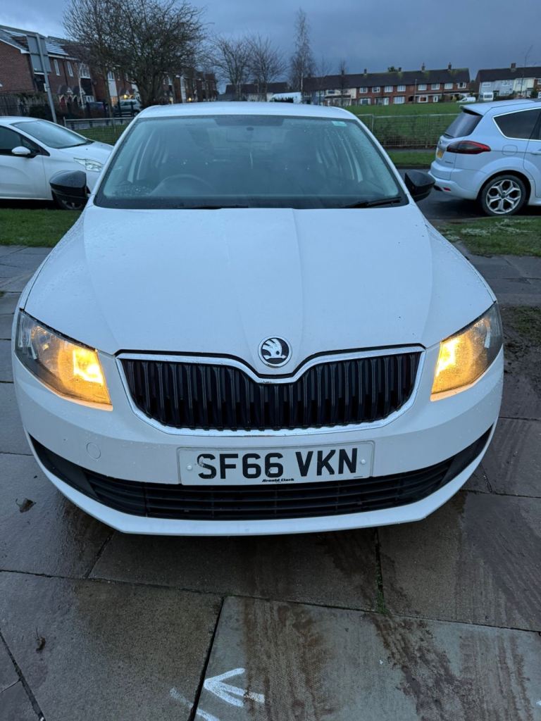 Skoda, OCTAVIA, Hatchback, 2016, Manual, 1598 (cc), 5 doors