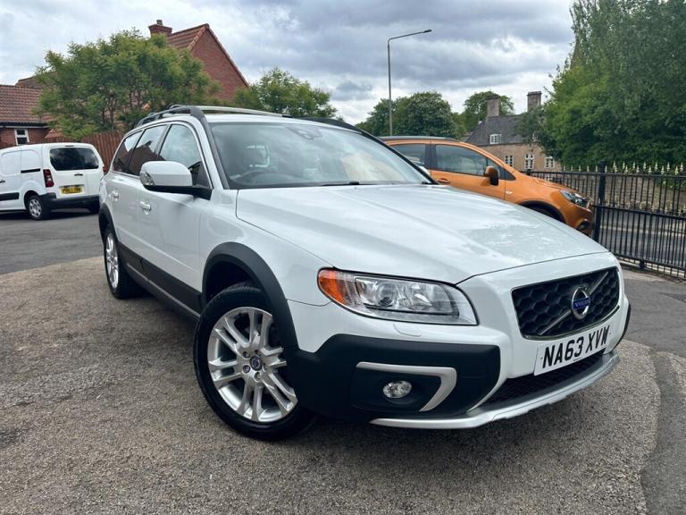 2013 Volvo XC70 2.4 D5 SE Lux AWD Euro 5 (s/s) 5dr Estate Diesel Manual