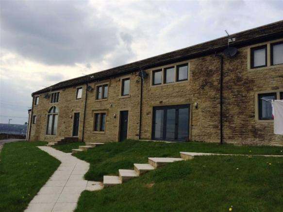 3 bedroom house - Ploughtcroft Lane - £700 per month - available July 