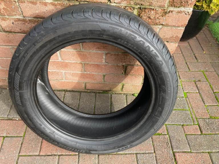 Pair of runflat tyres 18 inch dia