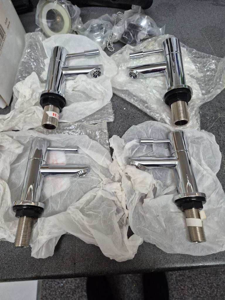 Bath and basin taps 