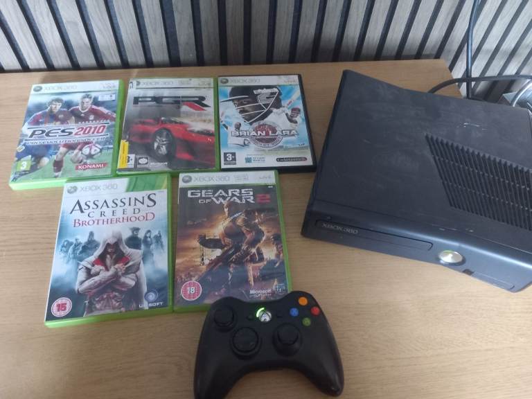Xbox 360 Console with  5 Games