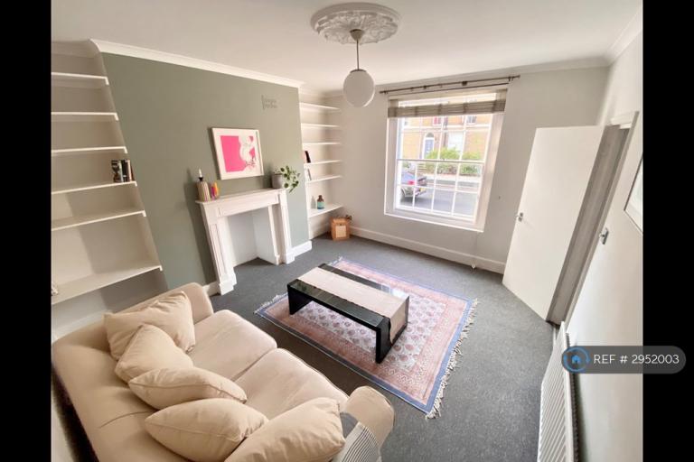 2 bedroom flat in Queensbridge Road, London, E2 (2 bed) (#2952003)