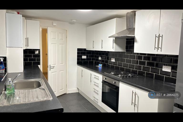 1 bedroom in Northcote Road, Southampton, SO17 (#2864275)