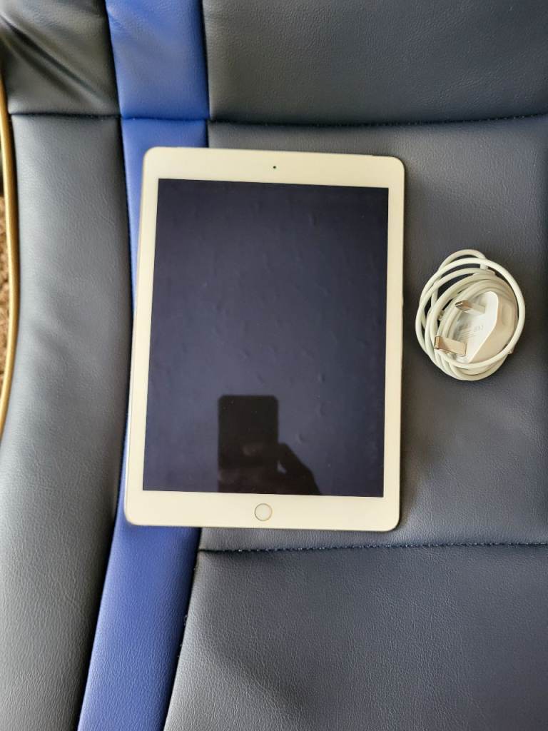 Ipad air 2 16GB in very good condition 
