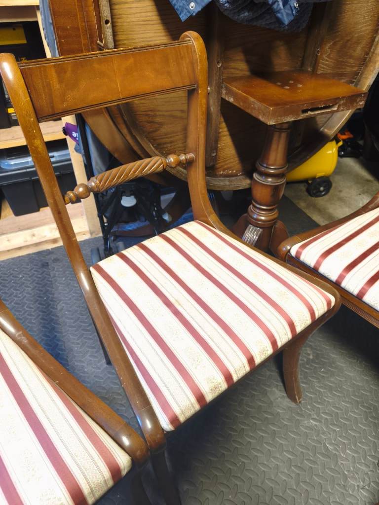 Dining room chairs x 4