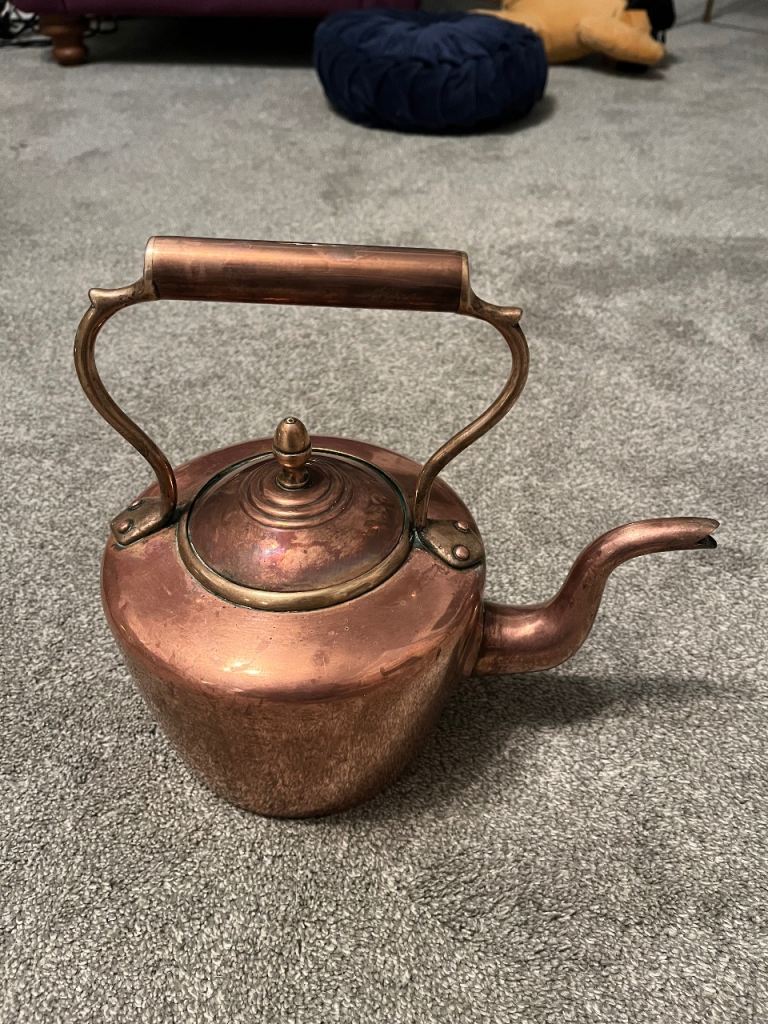 Antique copper kettle 4 pints 