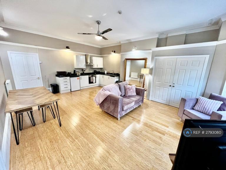 1 bedroom flat in York, York, YO24 (1 bed) (#2793080)