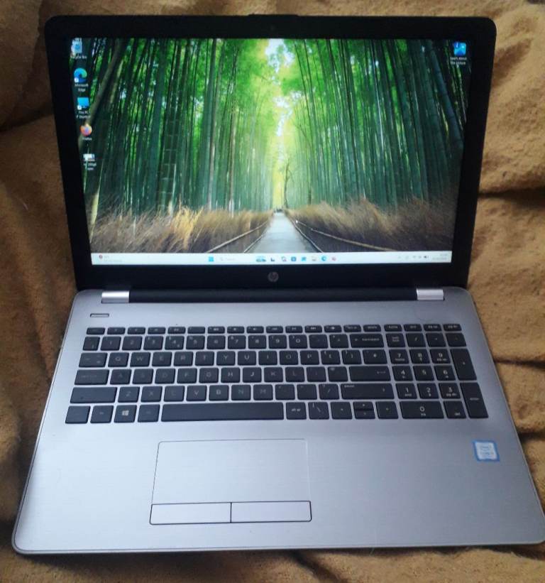 HP i5 7gen Windows 11 Laptop - 15.6  8gb/256gb - School College Uni Office ROBLOX **FREE DELIVERY**