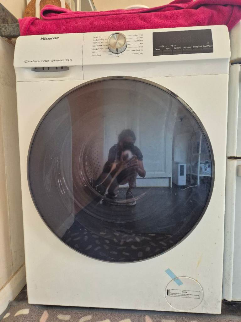 Hisense 9kg Washing Machine - White, Good Working Order