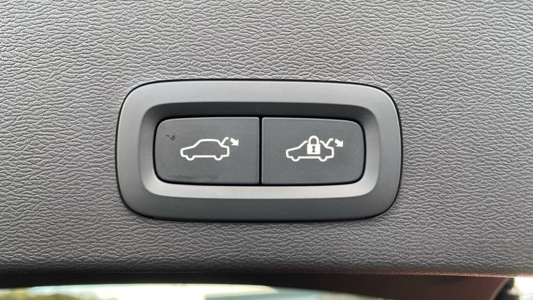 2024 Volvo XC40 2.0 B3 MHEV Ultra Bright SUV 5dr Petrol Hybrid DCT Auto Euro 6 (s/s) (163 p ESTAT...