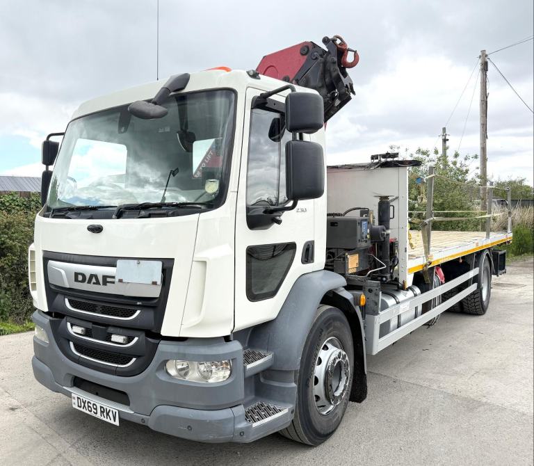 2020 DAF LF55,230 HMF 2820 REMOTE CRANE FLATBED 18 TON 120,000 MILES EURO-6