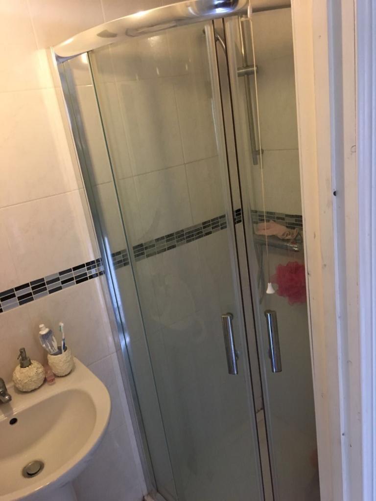 Single bed studio flat 