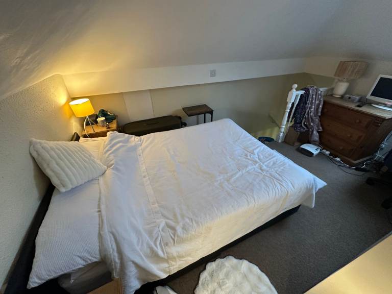 ALL INCLUSIVE Studio Flat in Hounslow - Split Level - £1,245 