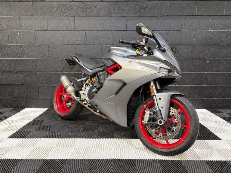 2019 69 DUCATI SUPERSPORT 937 SUPER SPORTS PETROL MANUAL EURO 4 (110 PS)