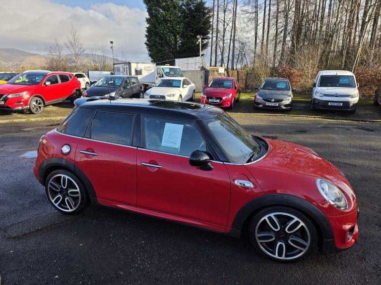 MINI HATCH 2.0 5-Door Hatch Cooper S 2015