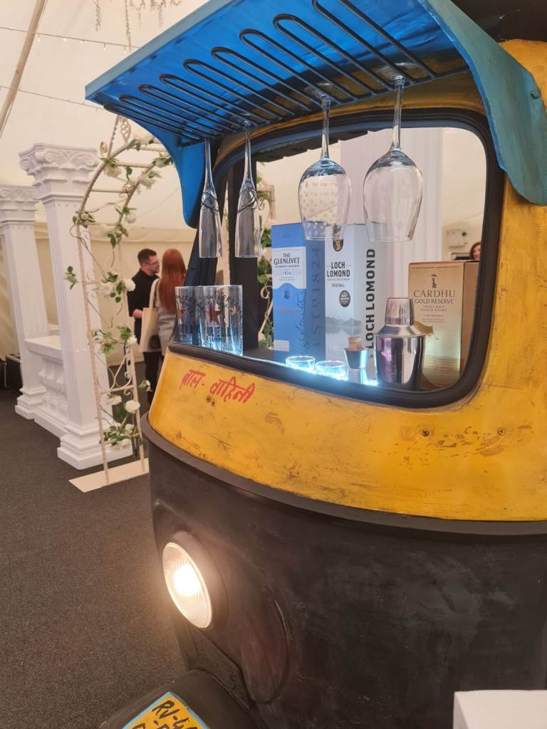Vintage Bar hire, Tuk Tuk bar to rent for garden parties and events 