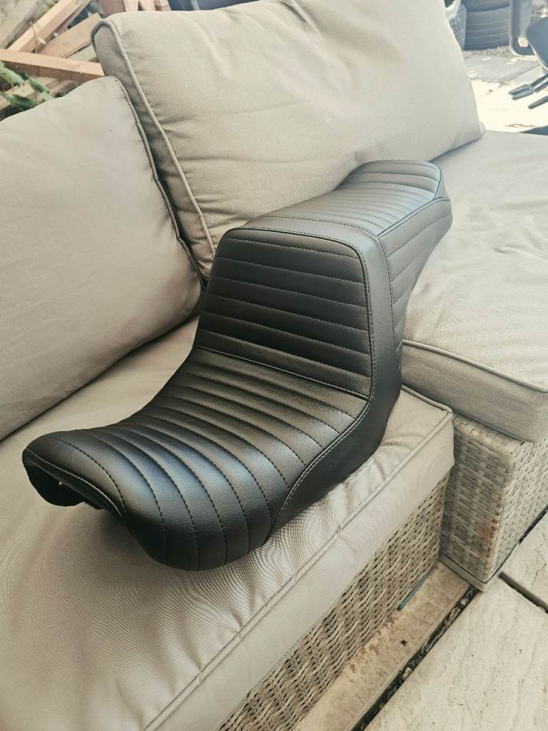 Harley Davidson Le Pera upfront Tailwhip seat