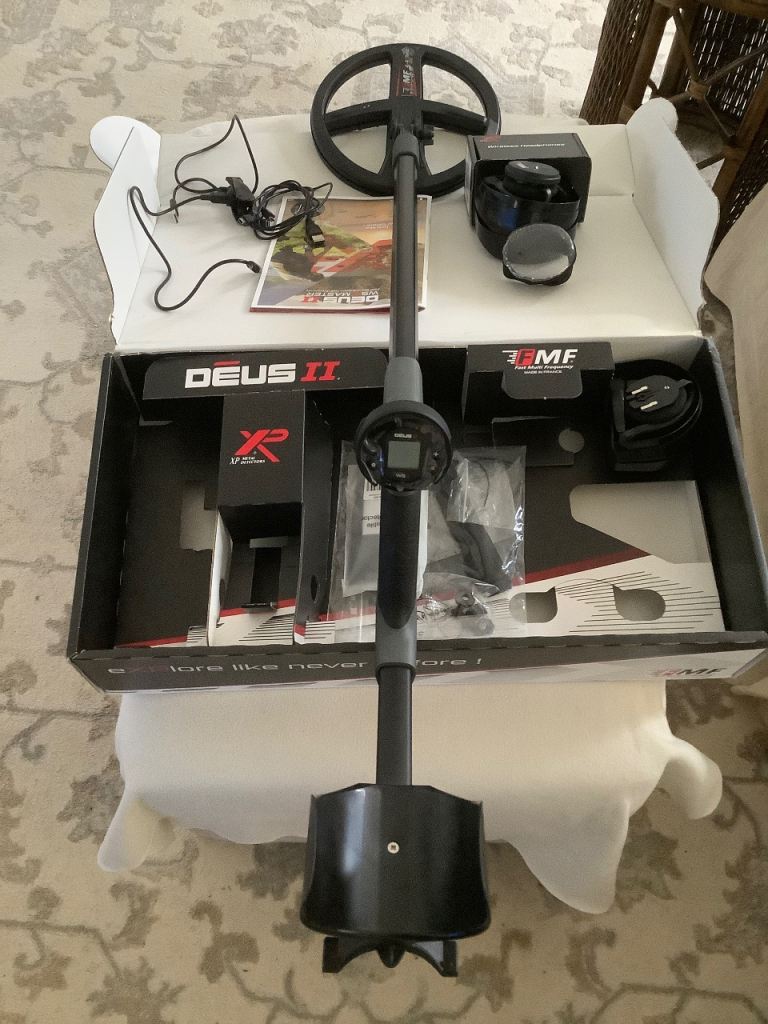 XP Deus 2  Metal Detector WS6 Master with 9” coil PLUS NEW WSA2 headphones. All Worth over £800.