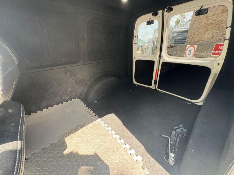 2014 Volkswagen Caddy 1.6 TDI 102PS Highline Van PANEL VAN DIESEL Manual