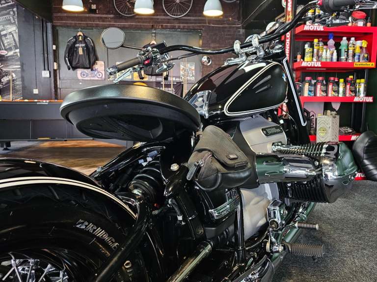 2021 BMW R 18 BOBBER 4,000 MILE'S 