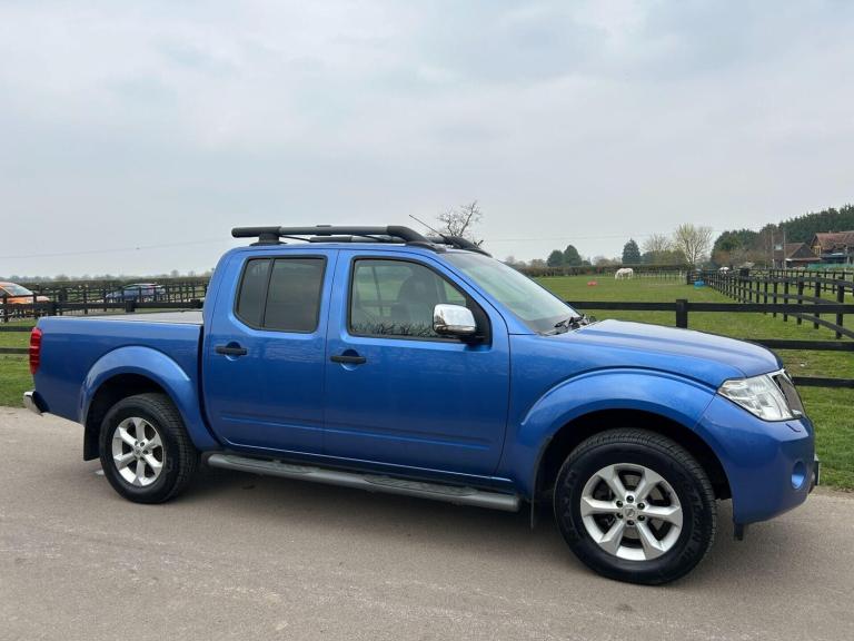 2013 Nissan Navara 2.5 dCi Tekna Auto 4WD Euro 5 4dr Pickup Diesel Automatic
