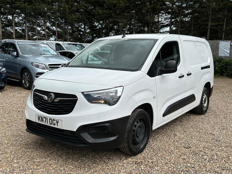 2021 Vauxhall Combo 1.5 Turbo D 2300 Edition L2 H1 Euro 6 4dr PANEL VAN Diesel Manual