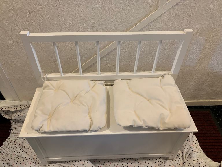 Storage seat