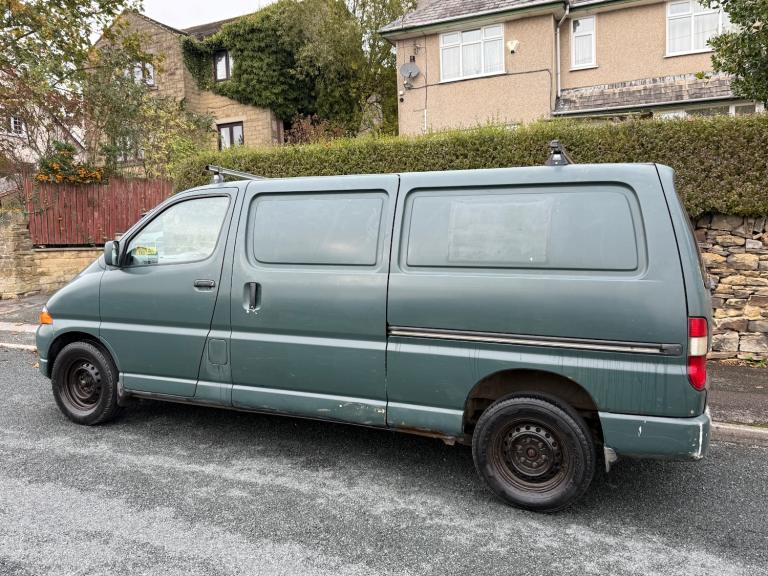 2001 Toyota HiAce 2.4D MANUAL GREEN PANEL VAN DIESEL Manual