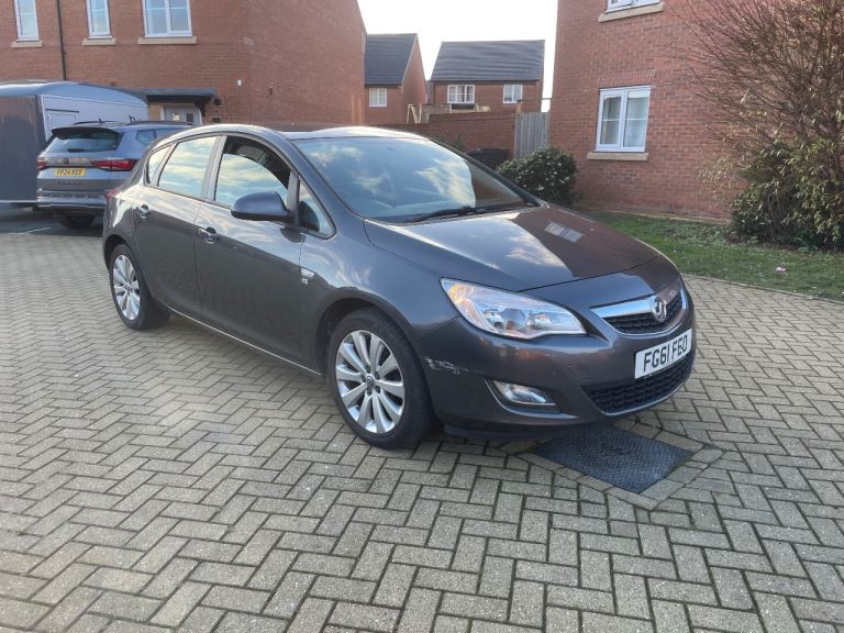 Vauxhall, ASTRA, Hatchback, 2011, Manual, 1598 (cc), 5 doors