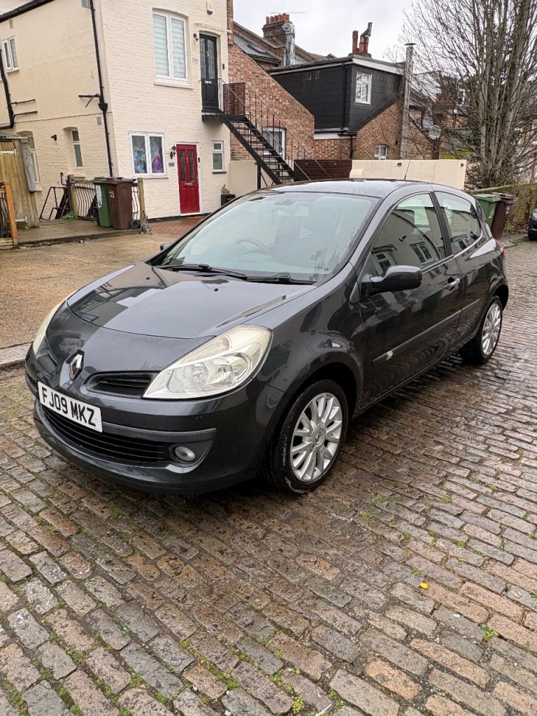Renault clio 1.6 petrol ulez comp met grey 
