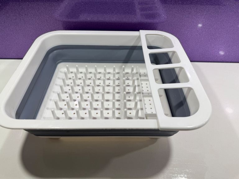 Collapsible dish rack 