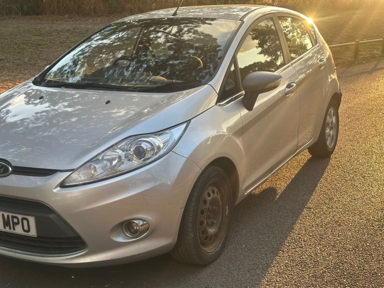 Ford, FIESTA, Hatchback, 2012, Manual, 1560 (cc), 5 doors