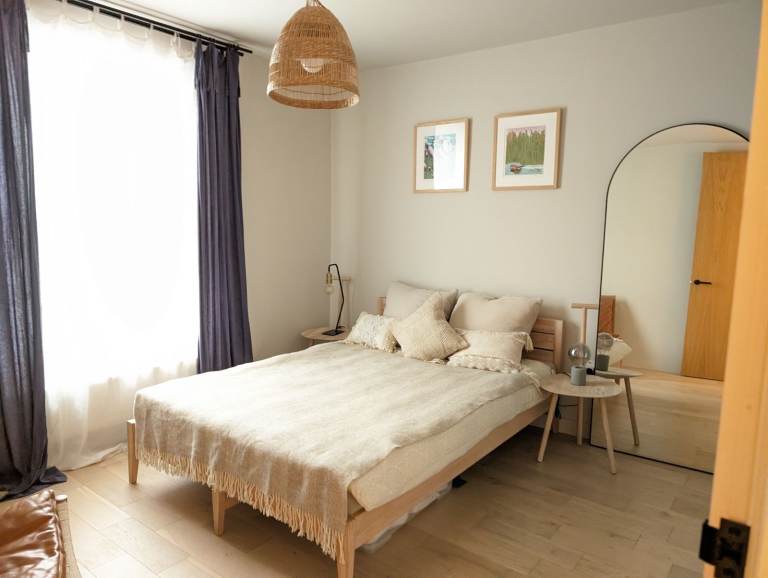 SCANDI Bed Set - White Solid Oak Frame (140x200cm) + BESPOKE Semi-Firm Mattress