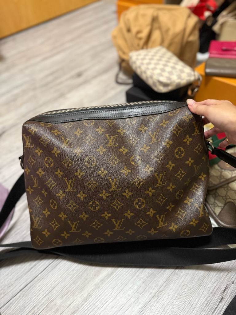 Louis Vuitton Monogram Shoulder Bag – Date Code AR3102