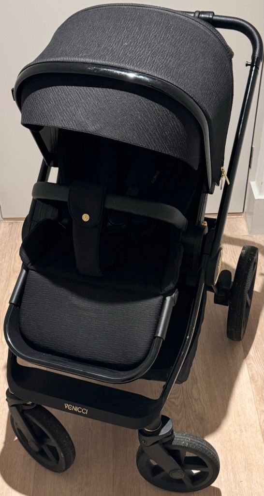Venicci Tinum Upline 2 Travel System 3-1 in Black & Gold