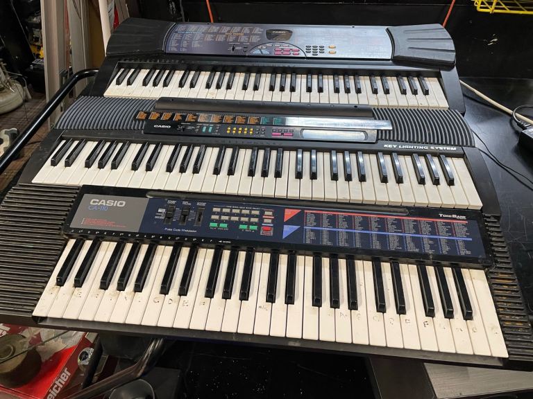 JOB LOT: Casio Electric keyboards