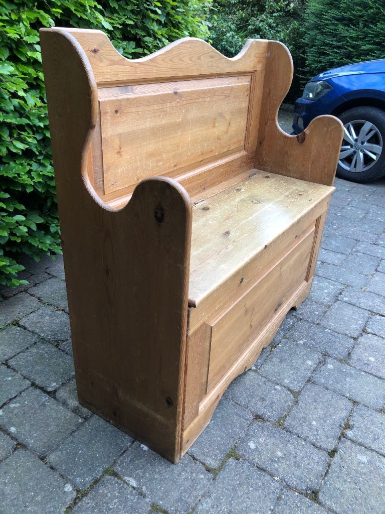 MONKS BENCH. PEW. STORAGE. PINE SETTLE. Delivery possible. 