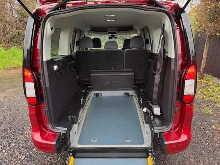  Ford Tourneo Connect 2.0 EcoBlue Titanium 5dr Auto 5 SEATS WHEELCHAIR Diesel