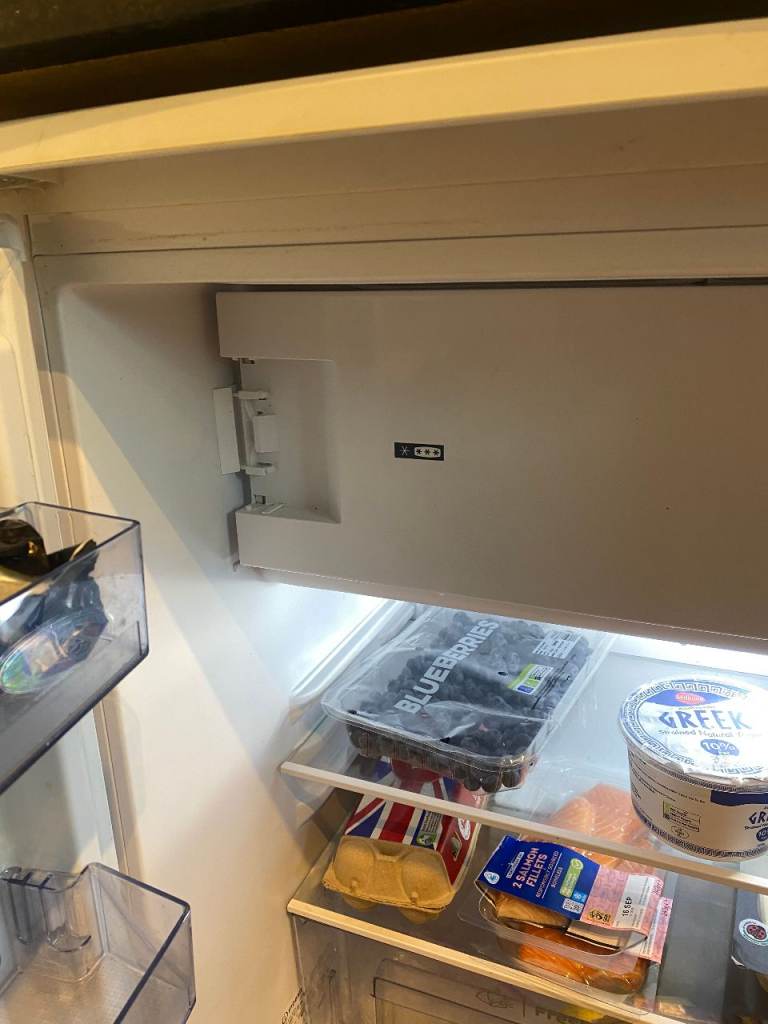 Free indesit undercounter fridge freezer