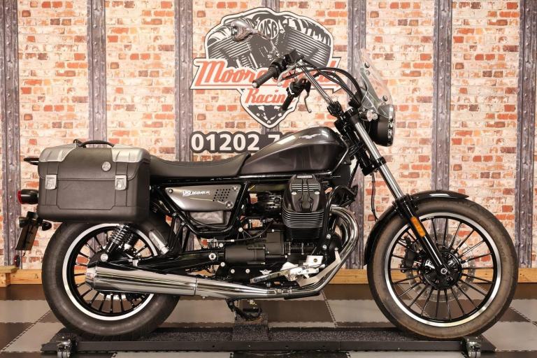 2019 MOTO GUZZI V9 ROAMER - 1,920 MILES - 2 OWNERS - HEPCO AND BECKER EXTRAS