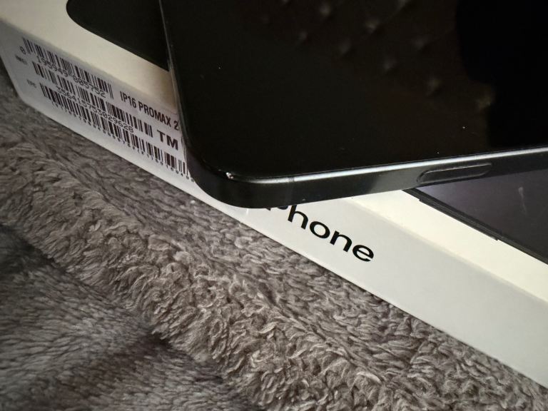 iPhone 16 Pro max 256gb Unlocked