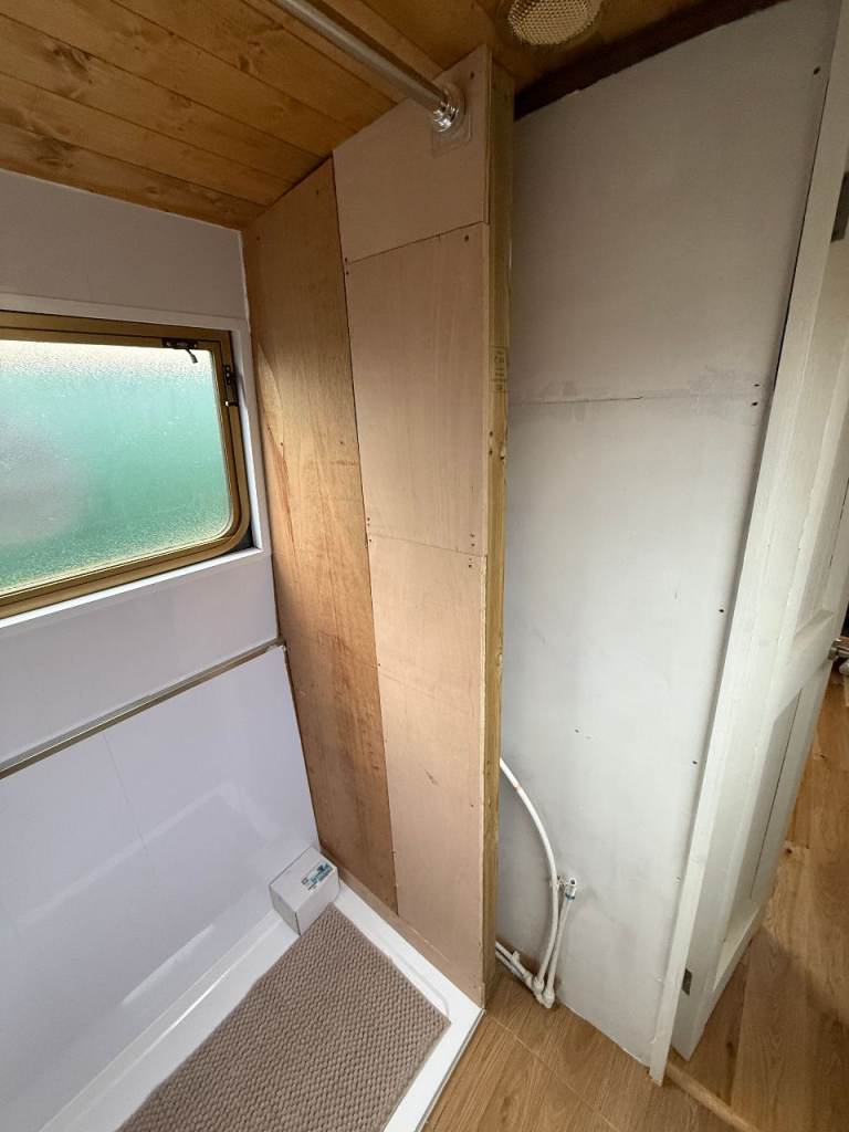 45ft Narrowboat – Fully Renovated – Modern Interior
