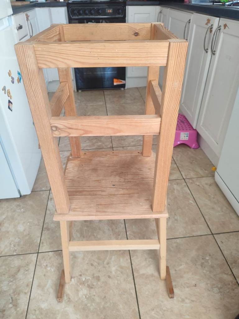 Toddler kitchen helper 